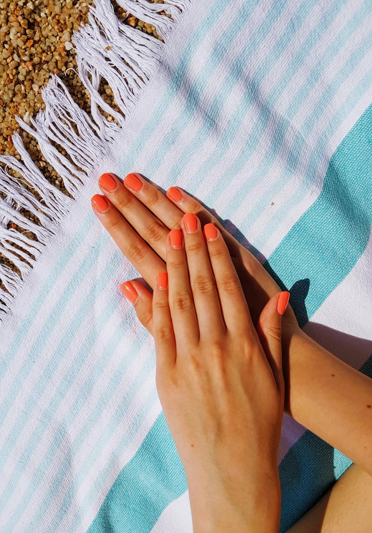 Summer nails